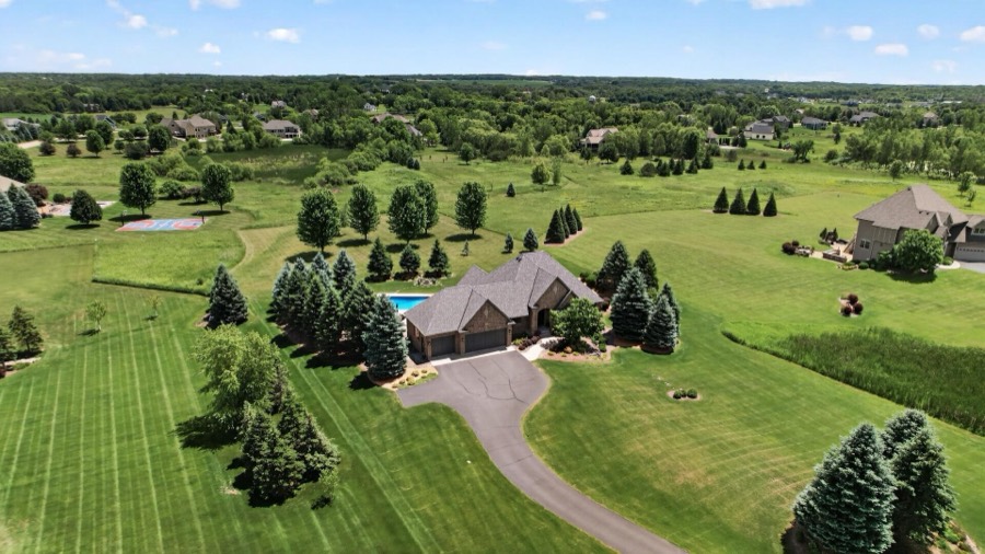 19295 Oak Grove Avenue, Prior Lake, MN
