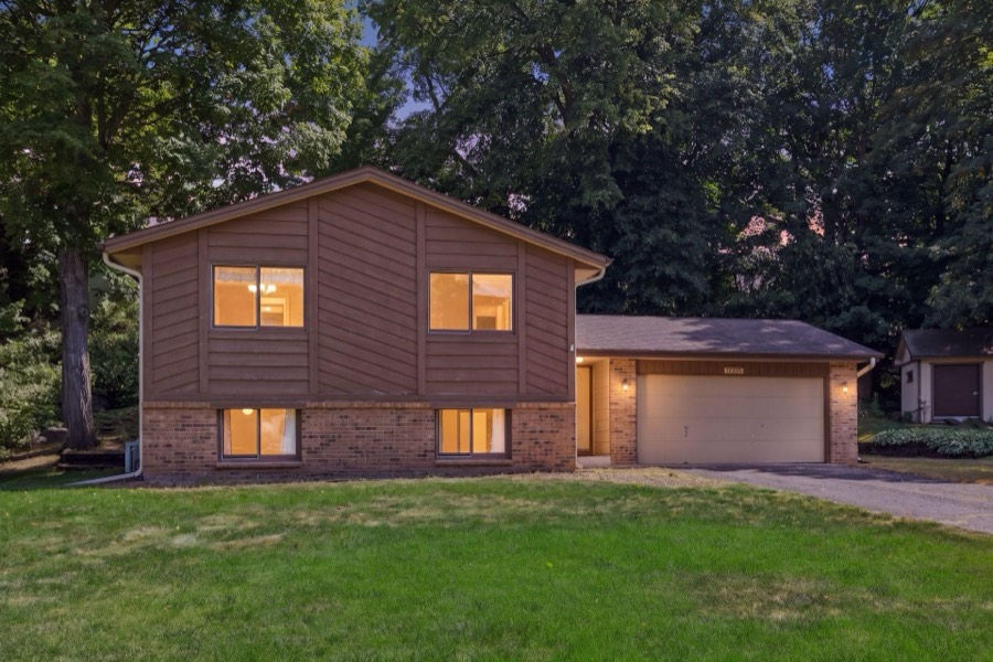 17355 Sunset Trail SW, Prior Lake, MN