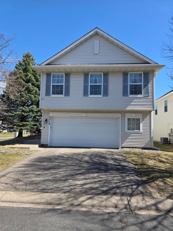 7510 Hampton Lane, Prior Lake, MN